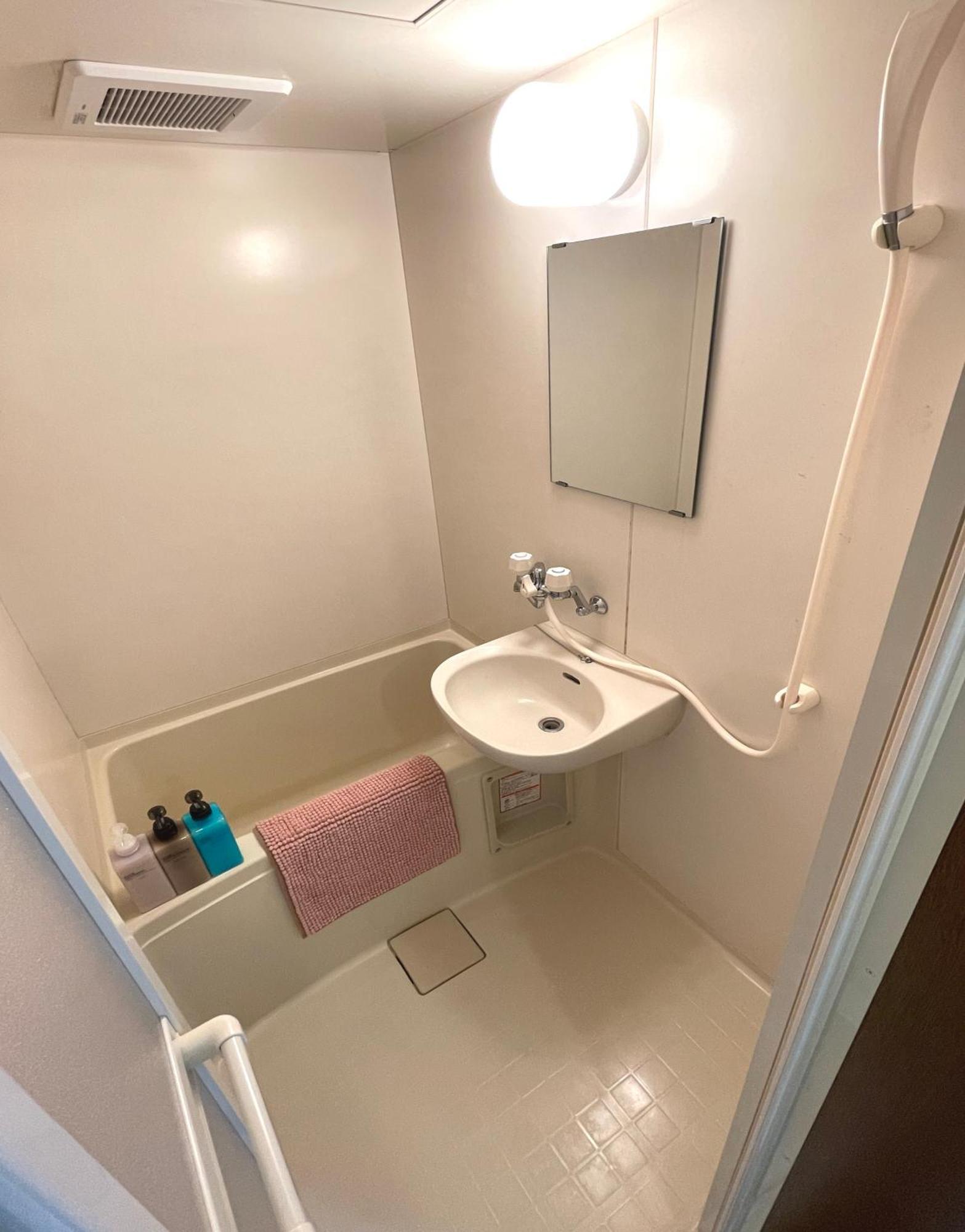 #2 新宿まで2分！清潔で安全な部屋！Wifi無料！ Tóquio Exterior foto